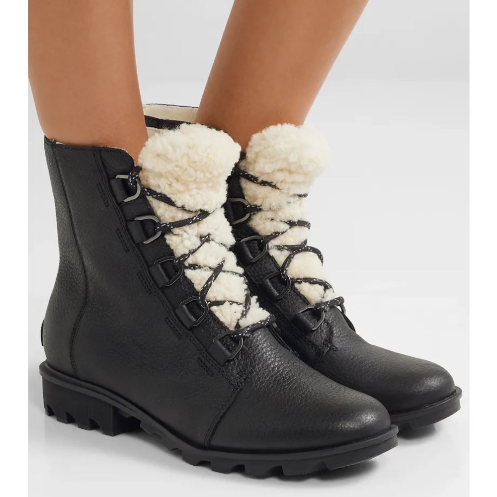 NWOT Sorel Women's Phoenix Short Lace Shearling Boots